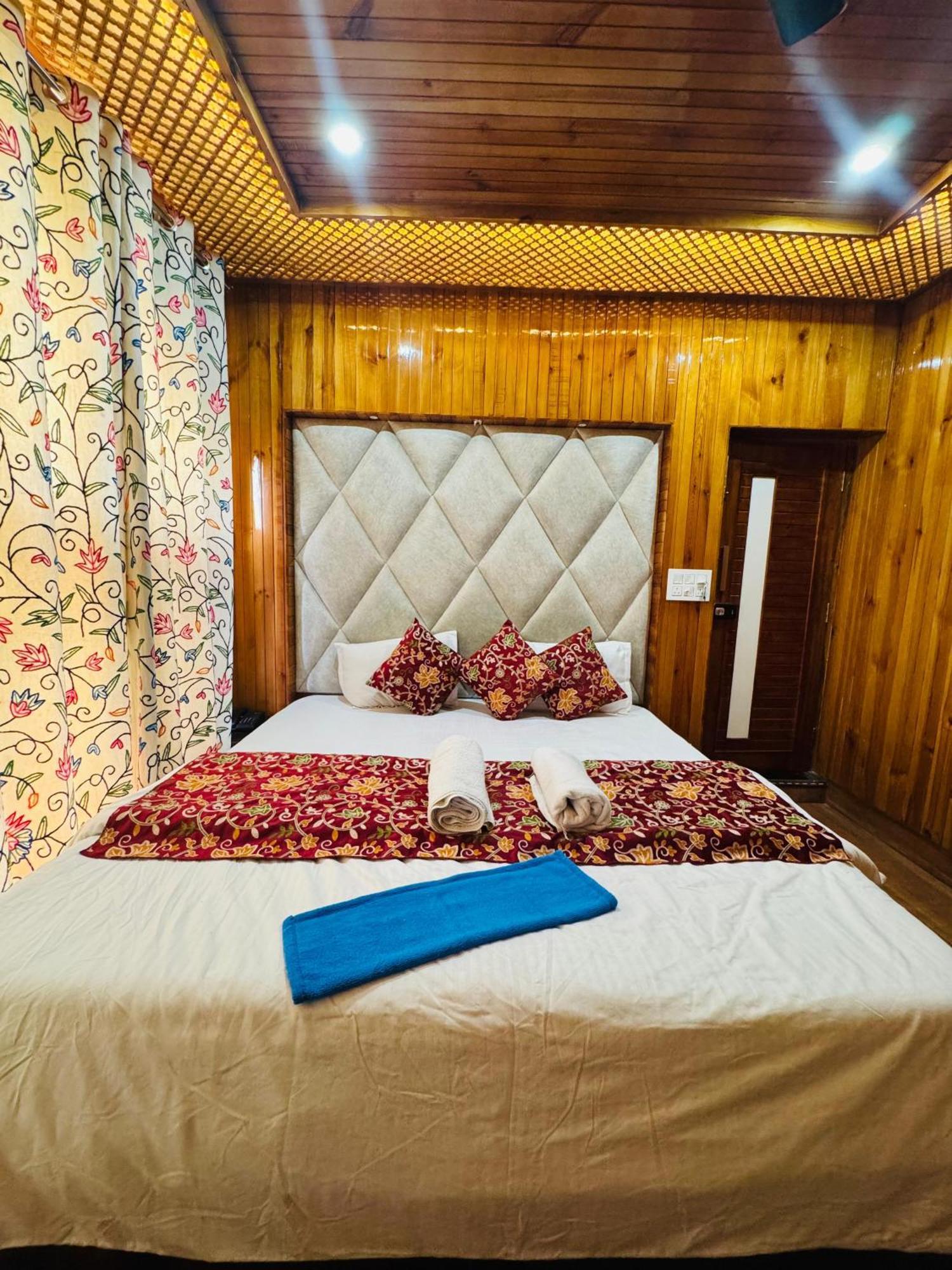 Frosty Mountain Resort Pahalgām Exterior foto